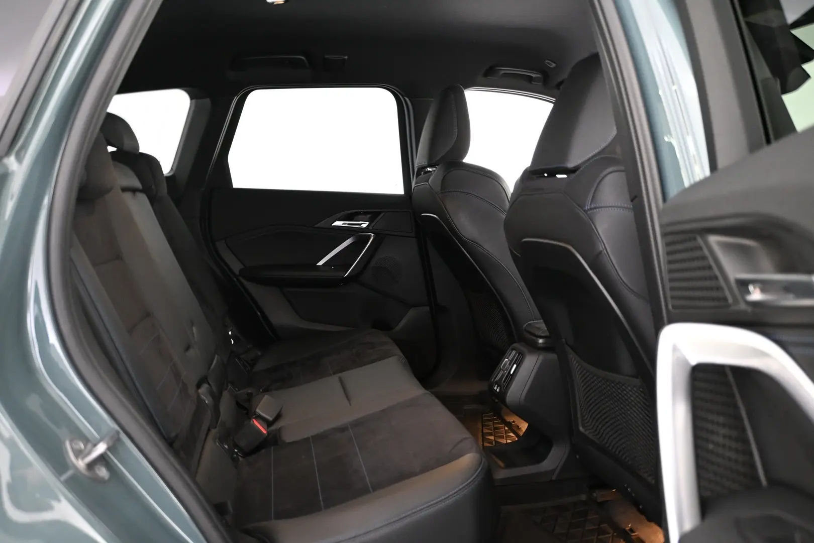Car Image - 8UoyETj0ghXrX5uJyuiPC