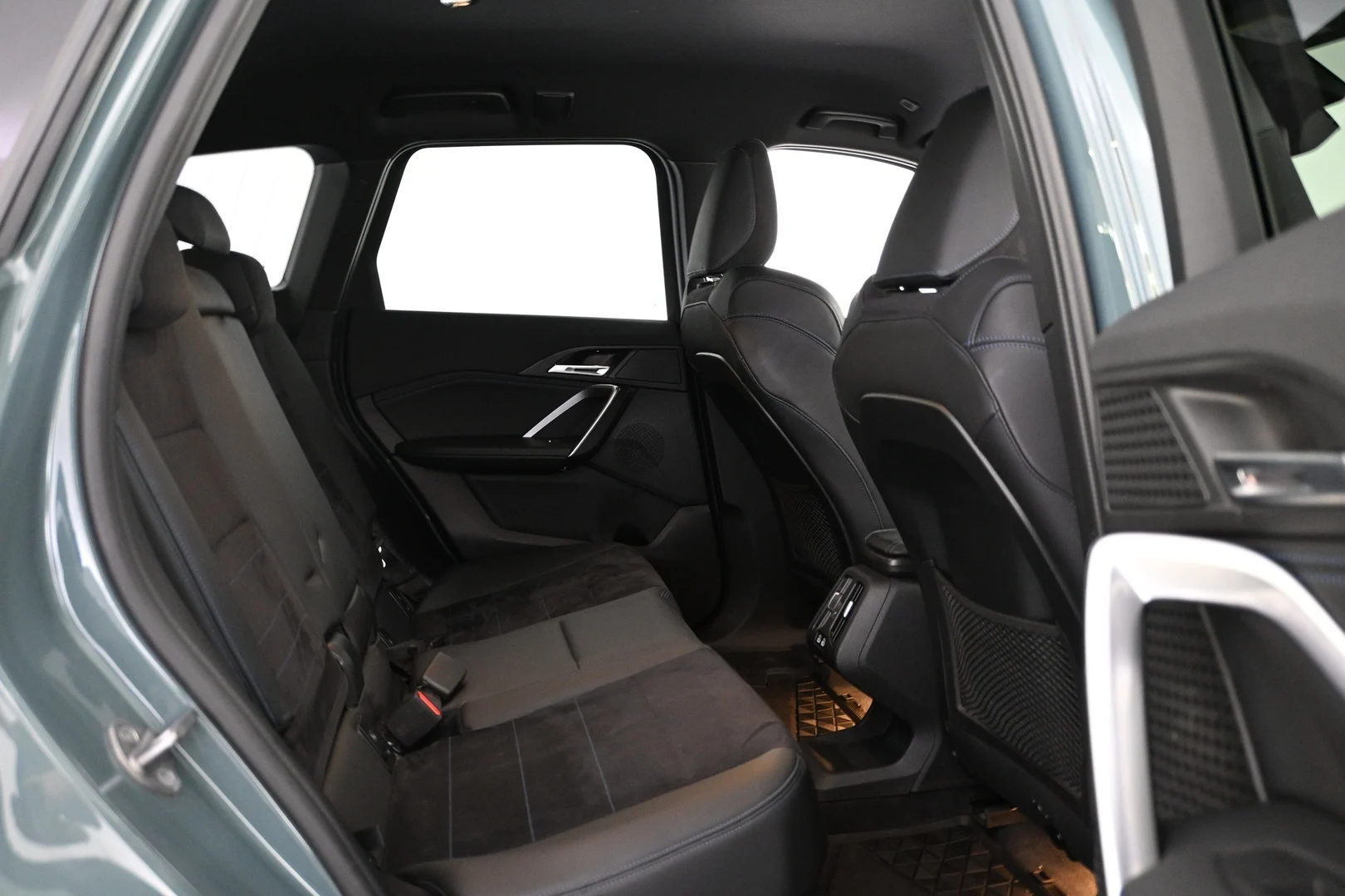 Car Image - 8UoyETj0ghXrX5uJyuiPC