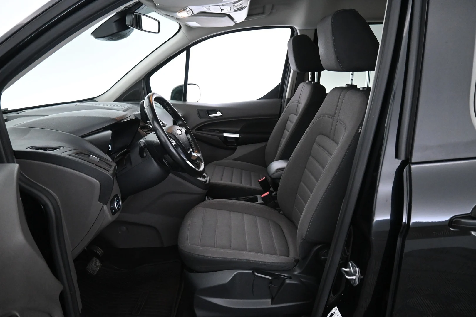 Car Image - 2J003JgOxcwxxtTTQqQmKE