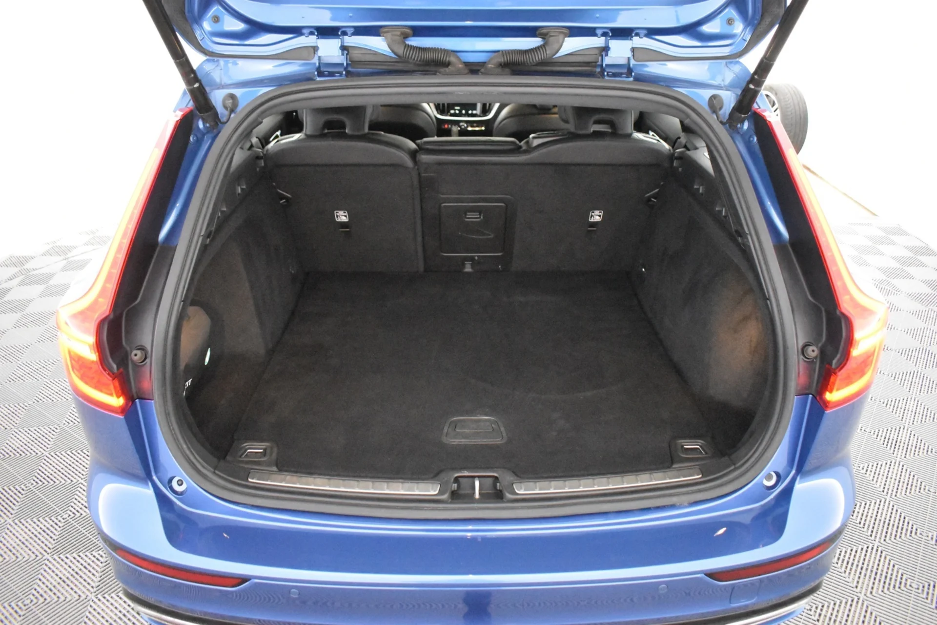 Car Image - 4OaWln1xCjQbdYvUEzYCfn
