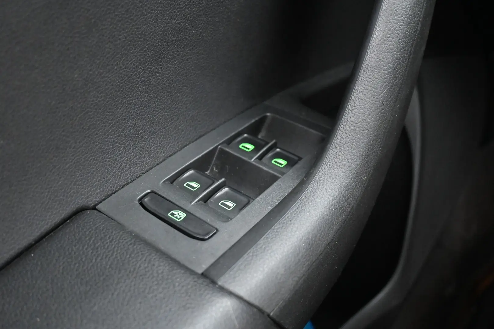 Car Image - 6uP9j8PVpmDpYNYIxBjsod