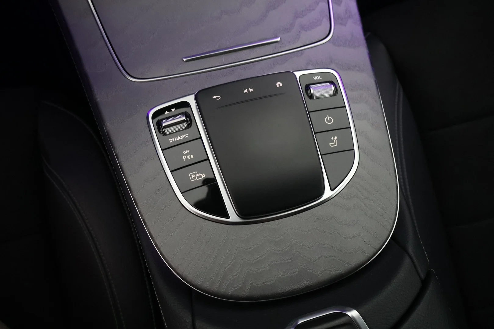 Car Image - 5H331shrfcWo0ze9Ng9SiW