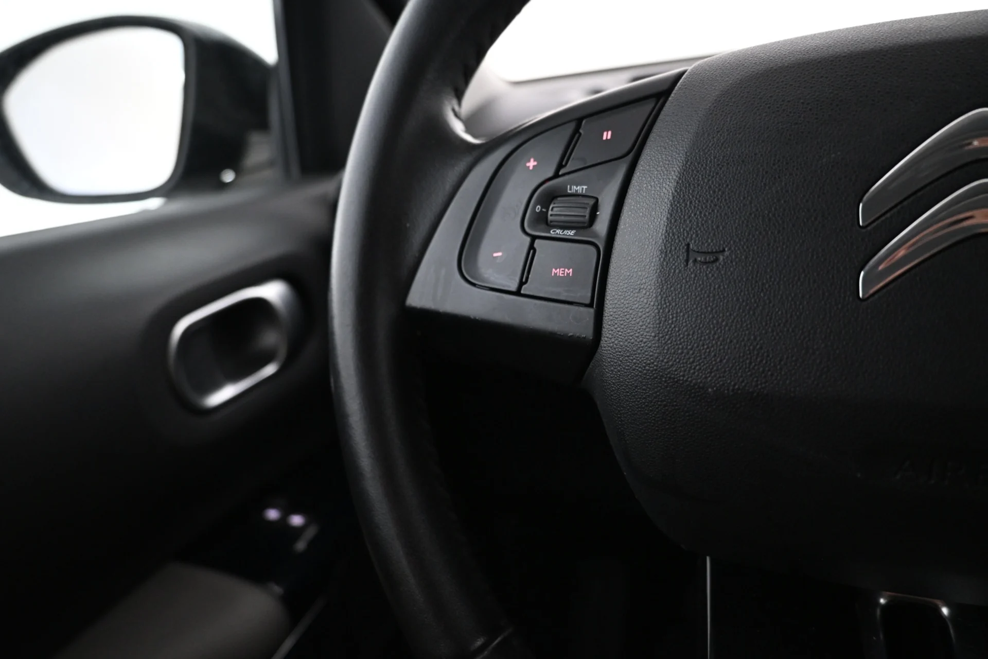 Car Image - 5HTzHsHzrSz0qX27bn0Ope