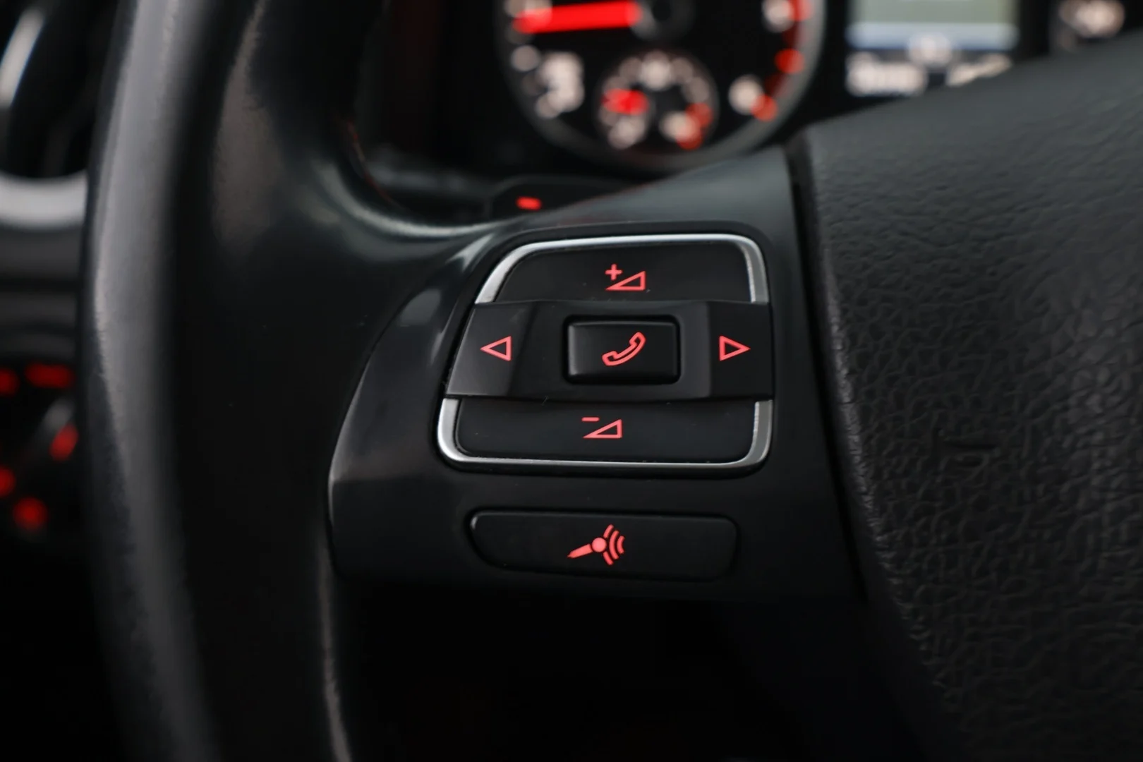 Car Image - 2y3HK9HZTA8S0KjPhtZQee