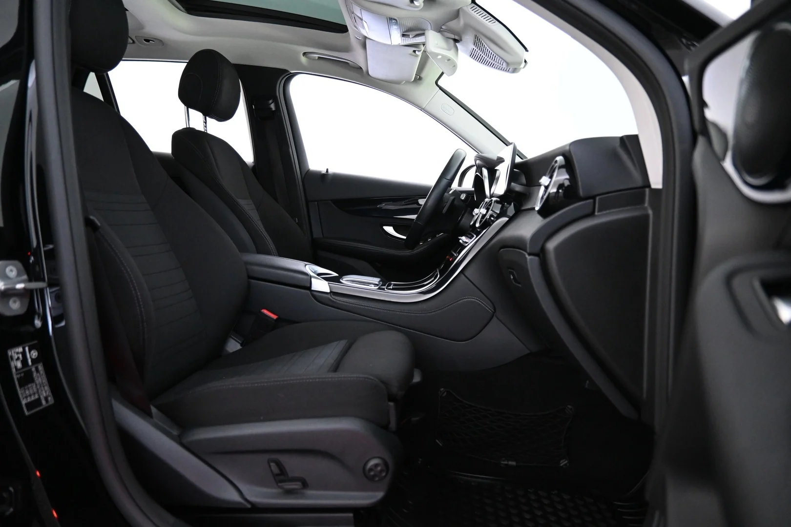 Car Image - 69MJJiXak27ghiBgAwn8EM