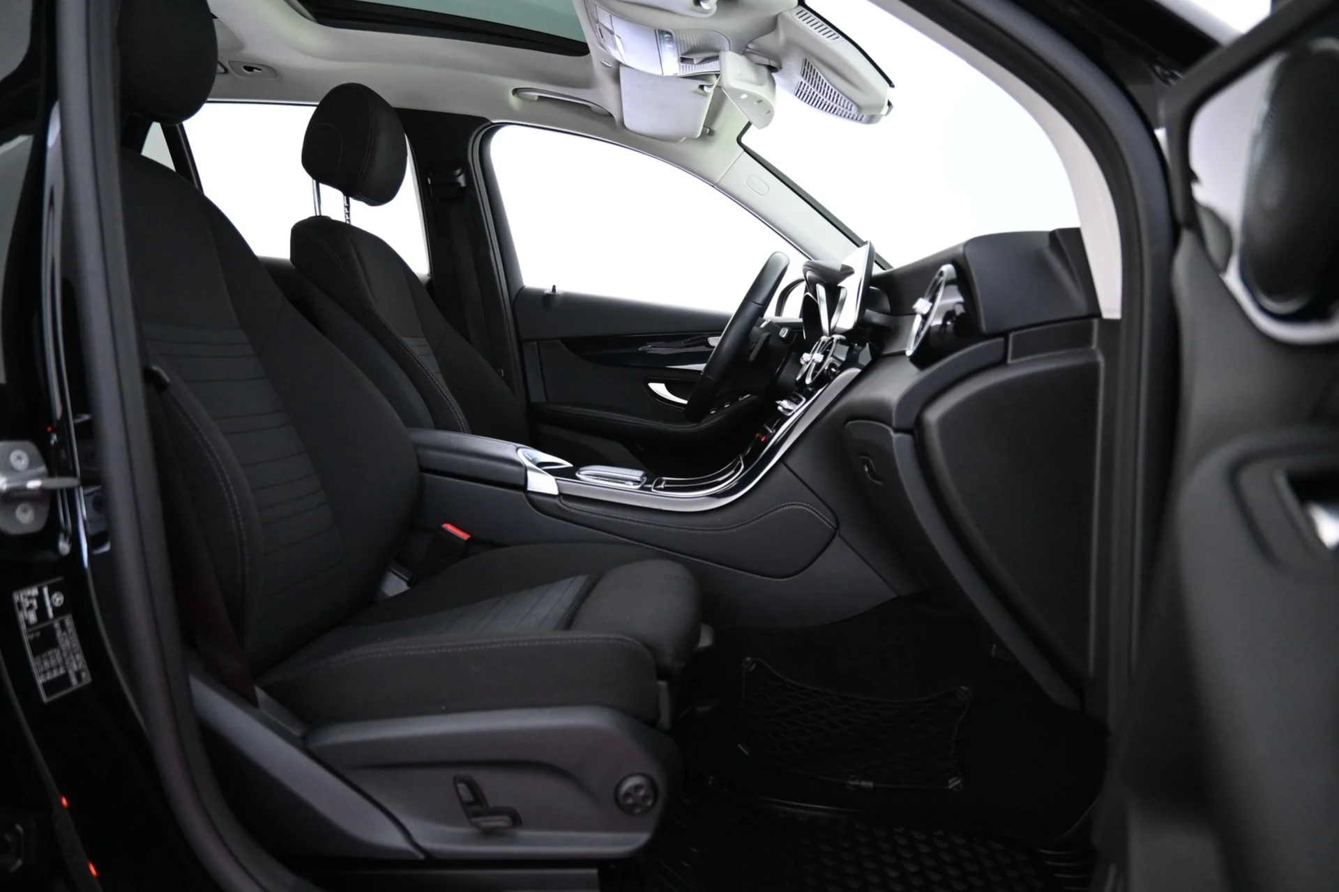 Car Image - 69MJJiXak27ghiBgAwn8EM