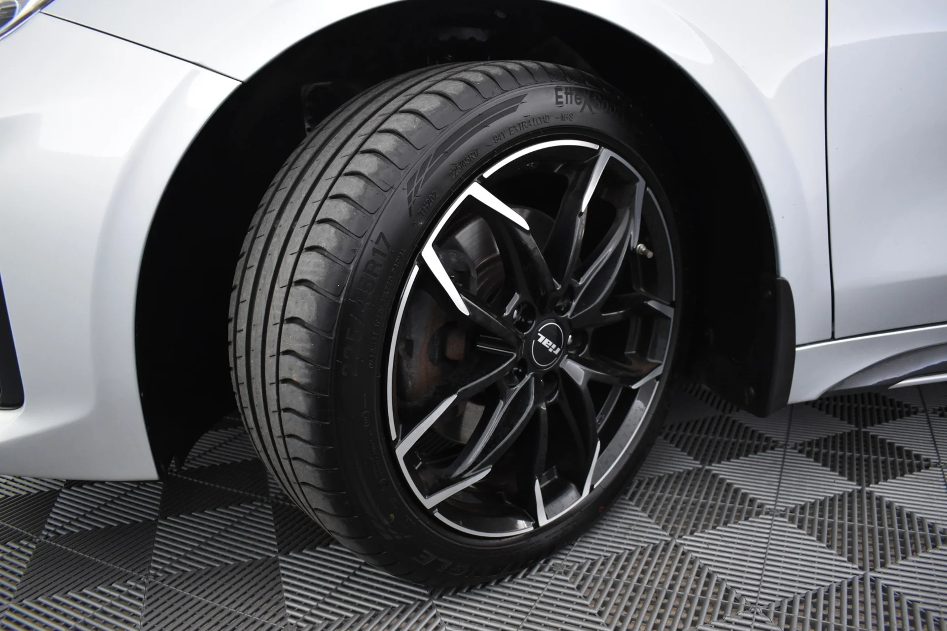 Car Image - bz9qU3IbCivvjN5XZdZHR