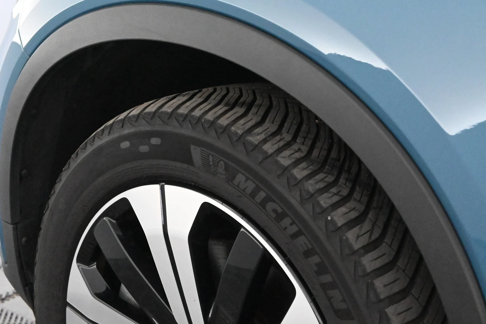 Car Image - 621XAlEEuLPLvCmQimKgcY