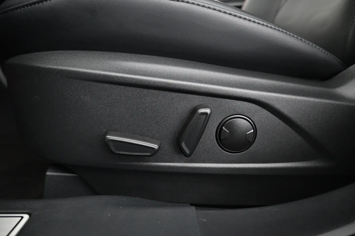 Car Image - 68TWuWvbEz3TVGof83tQg0