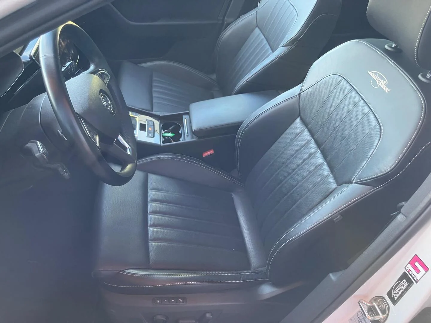 Car Image - 6YLvl4VbB5qn3oa8iL2TEh