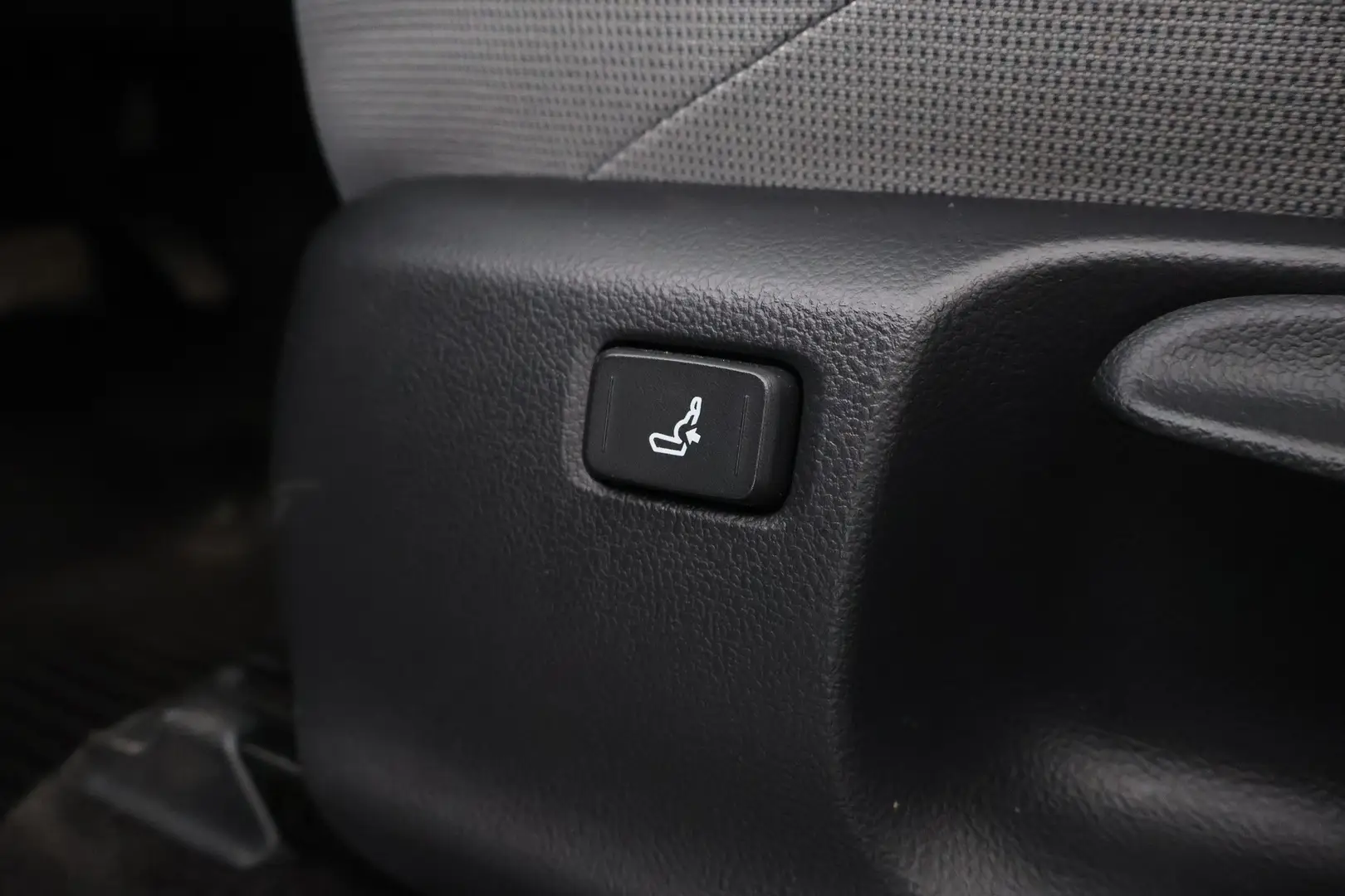 Car Image - bxlsoE7IUj8XmEme4XENw
