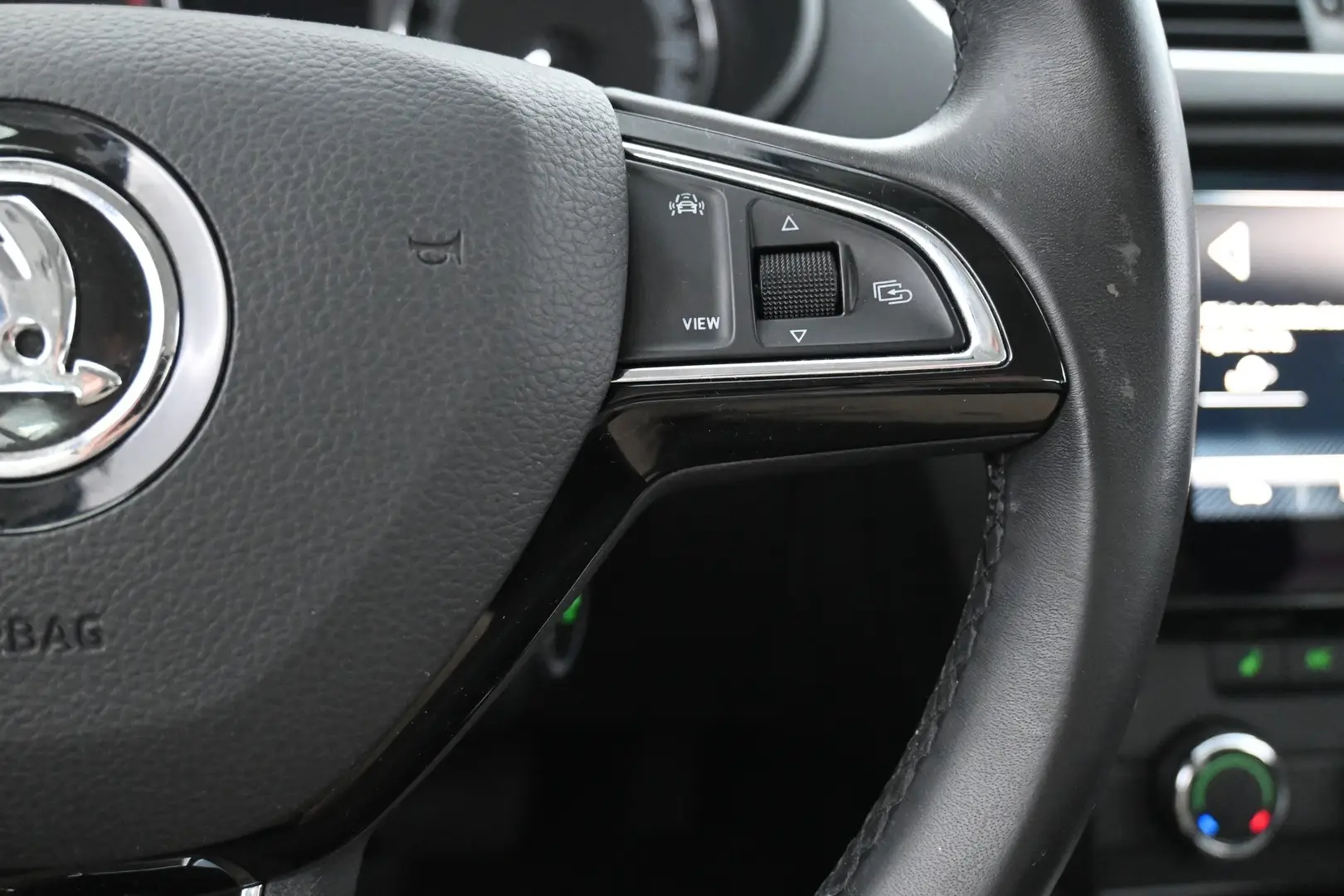 Car Image - 4IYAlPh2Bmz0a6QzDiIAz1