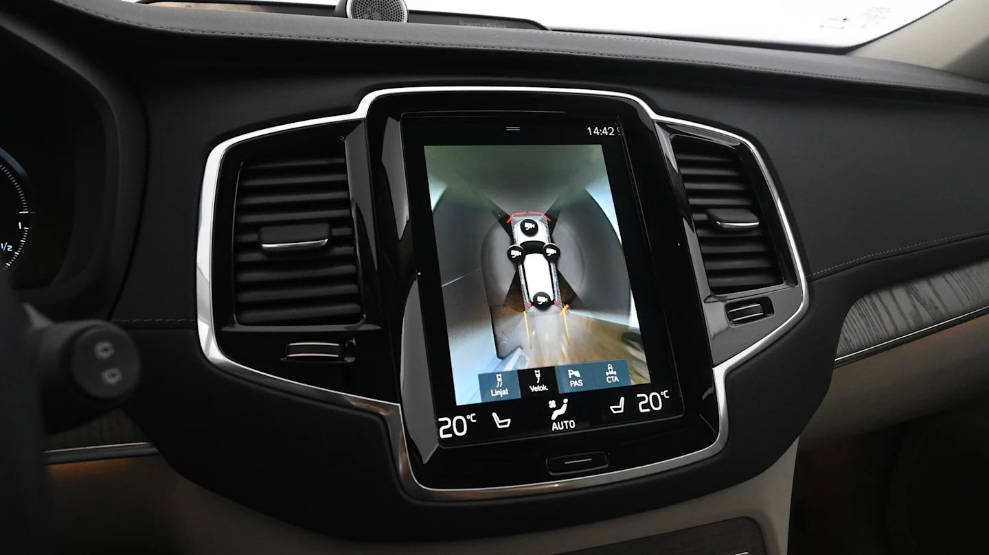 Car Image - 1uO82LuV8WuD8TvxIQ2VjJ
