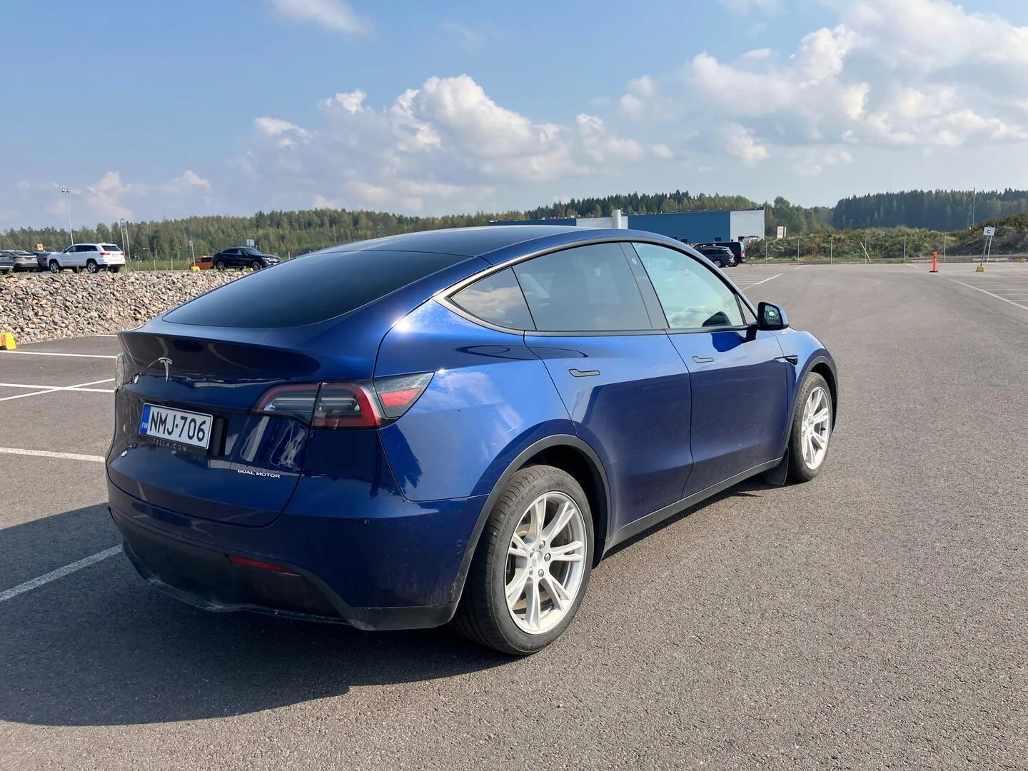 Car Image - hqbkPpFm3EpZ3H1aTdoAR