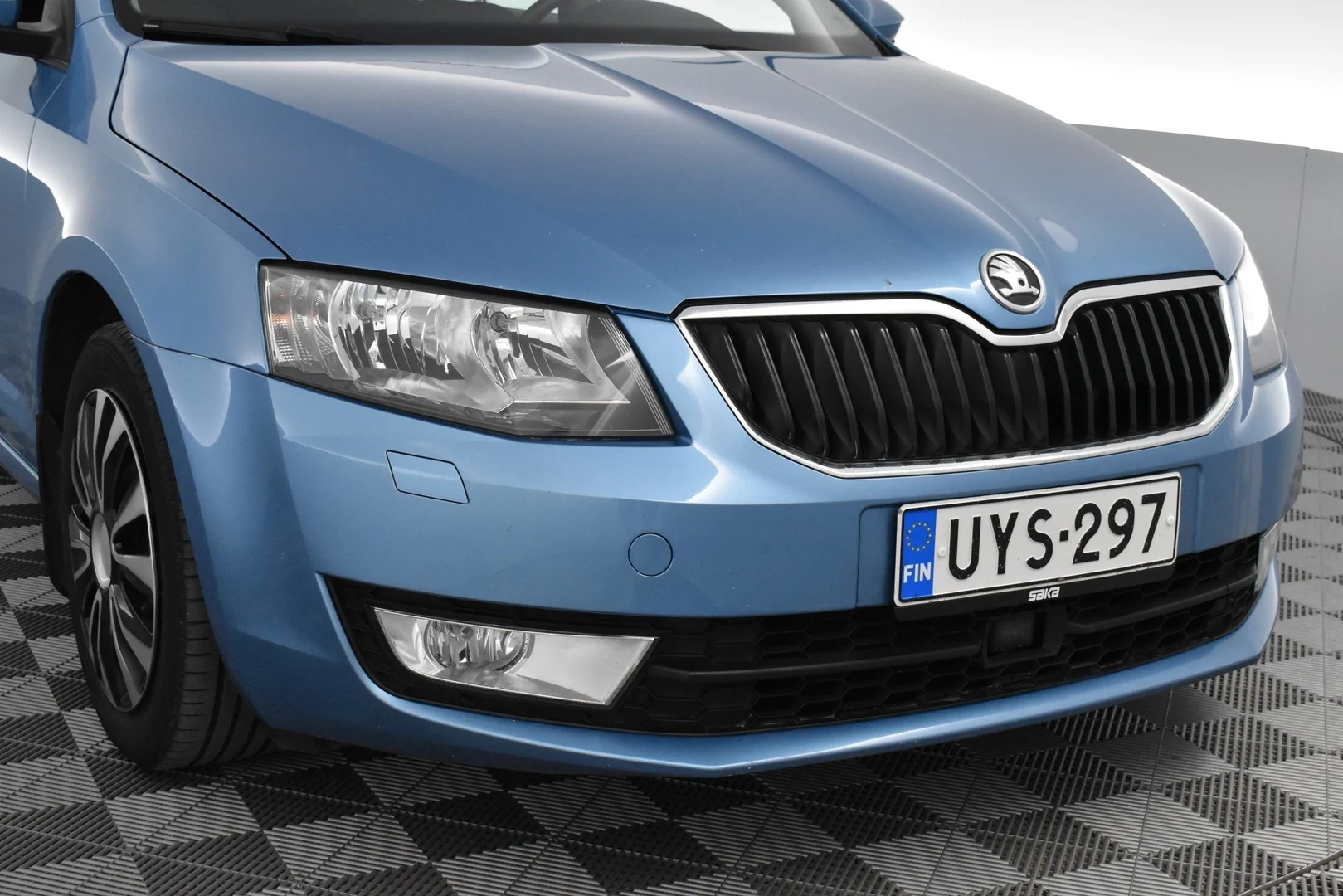 Car Image - 66ks7aZAn800hdbJ8Opy0J