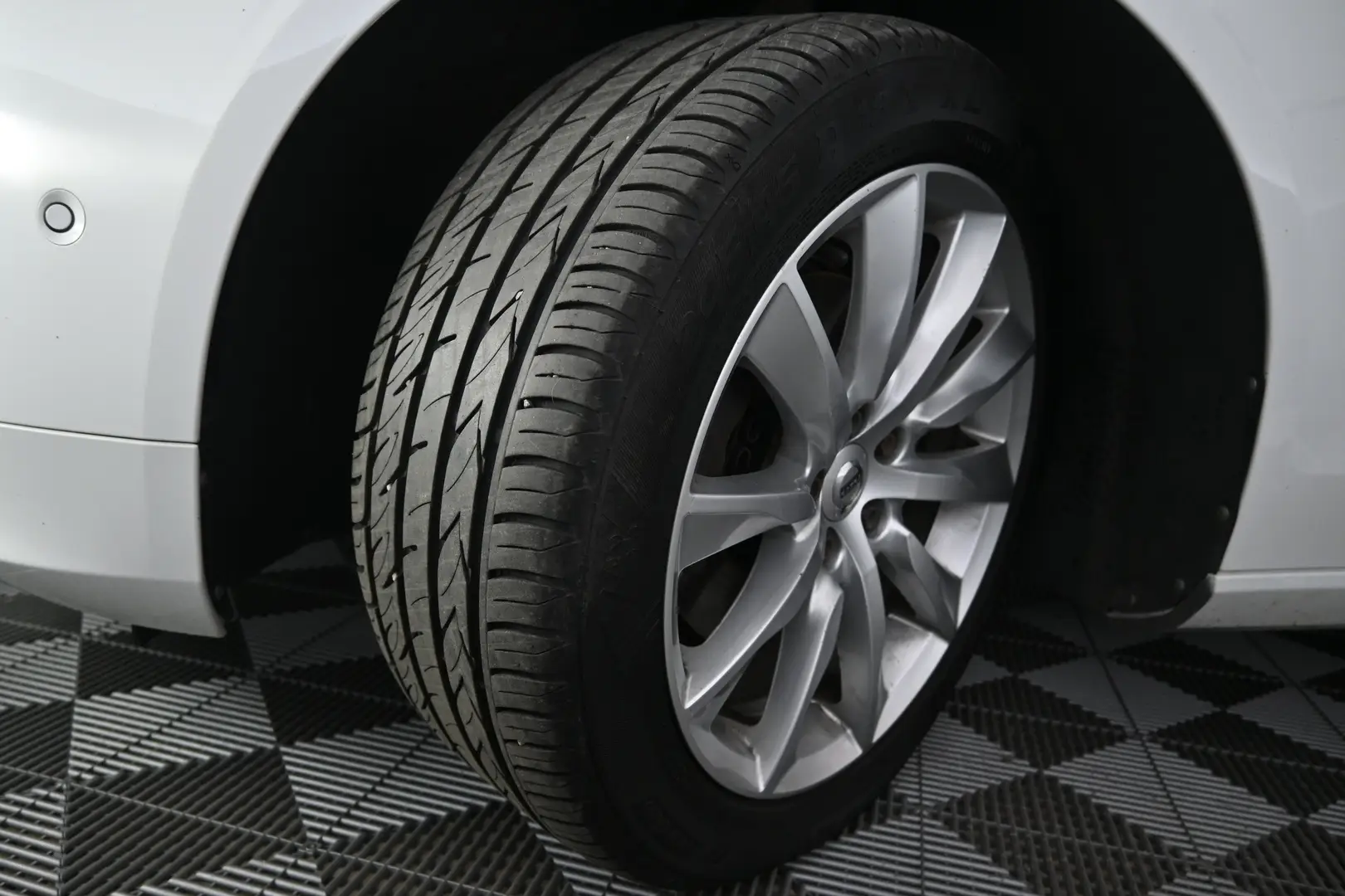 Car Image - 5jOdtWrHWMcKmynxkcQ5D8