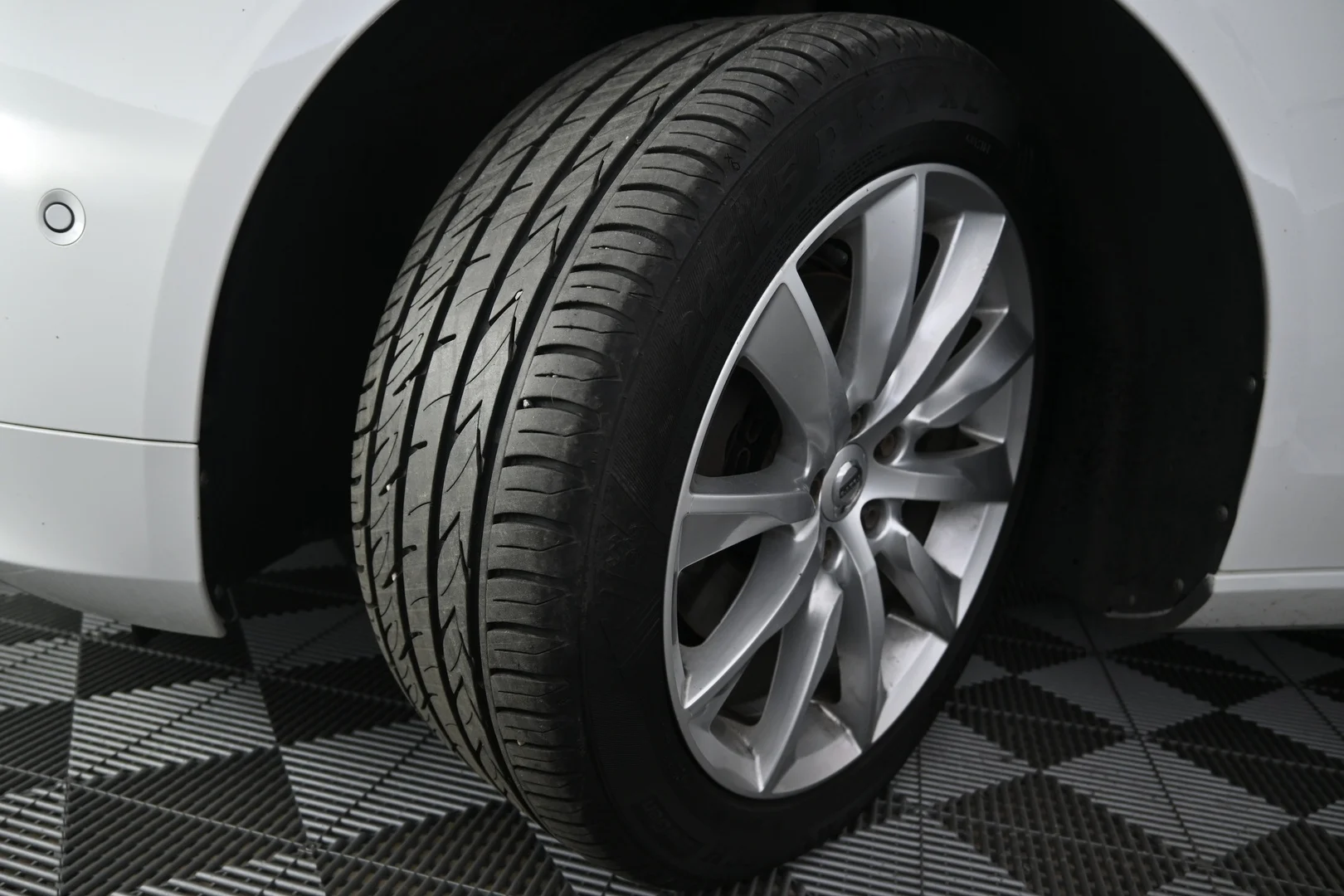 Car Image - 5jOdtWrHWMcKmynxkcQ5D8