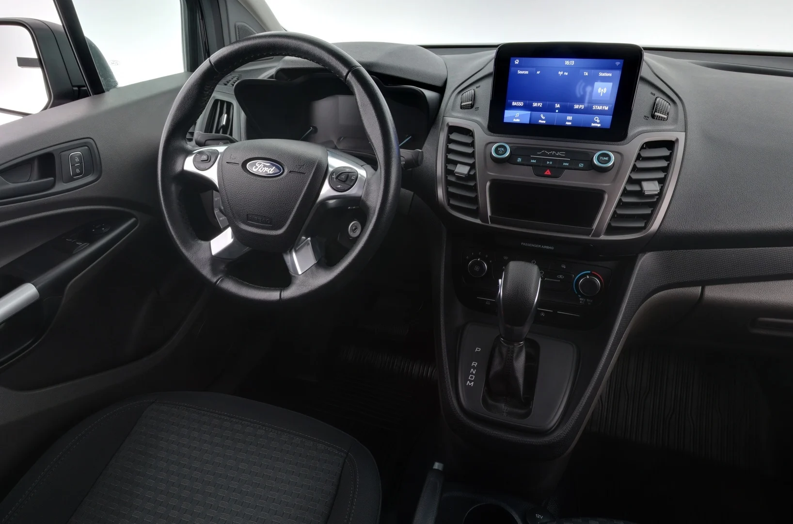 Car Image - 4QpJy4Ad2U01PrcdC5eorE