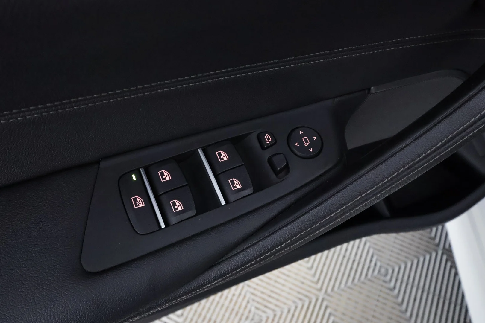 Car Image - 7IphAXtp8cO0XPfsOT9TZd