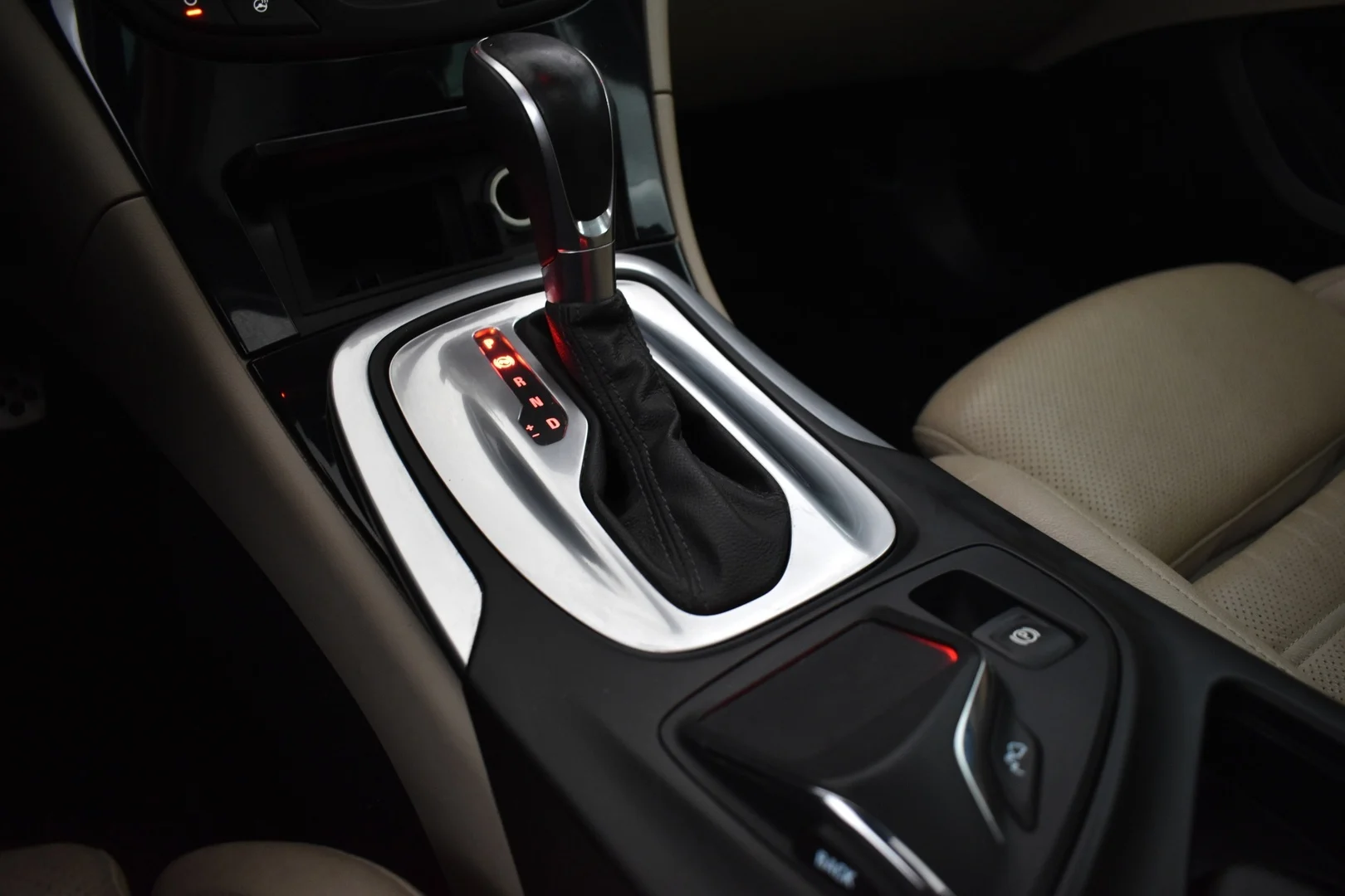 Car Image - 1OeKQNtvVNO9eslCR1L5JV