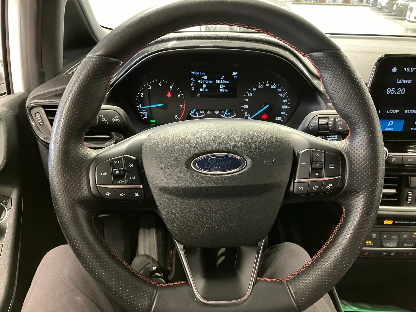 Car Image - 7b6WxDkNgpiBd0rZfhM9jK