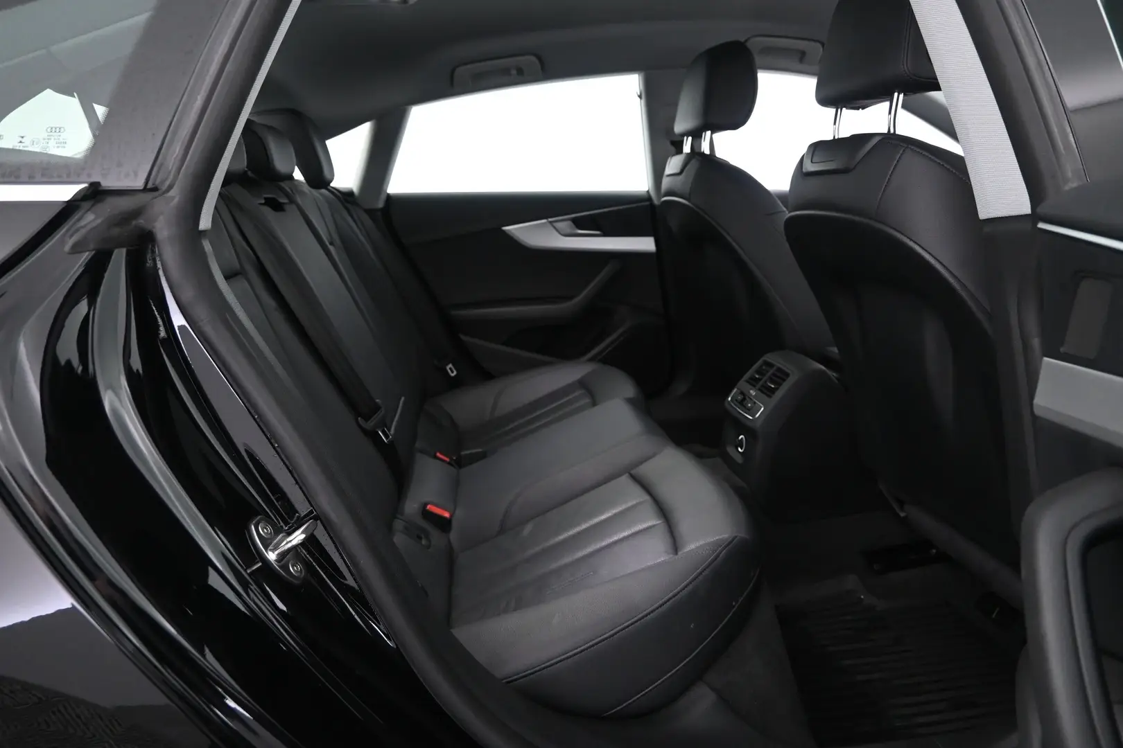 Car Image - jT230fUrWJRqL9iJI4CvC