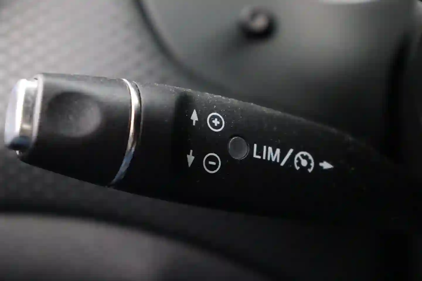Car Image - 51cRJykF0GJrmlodiHgir0