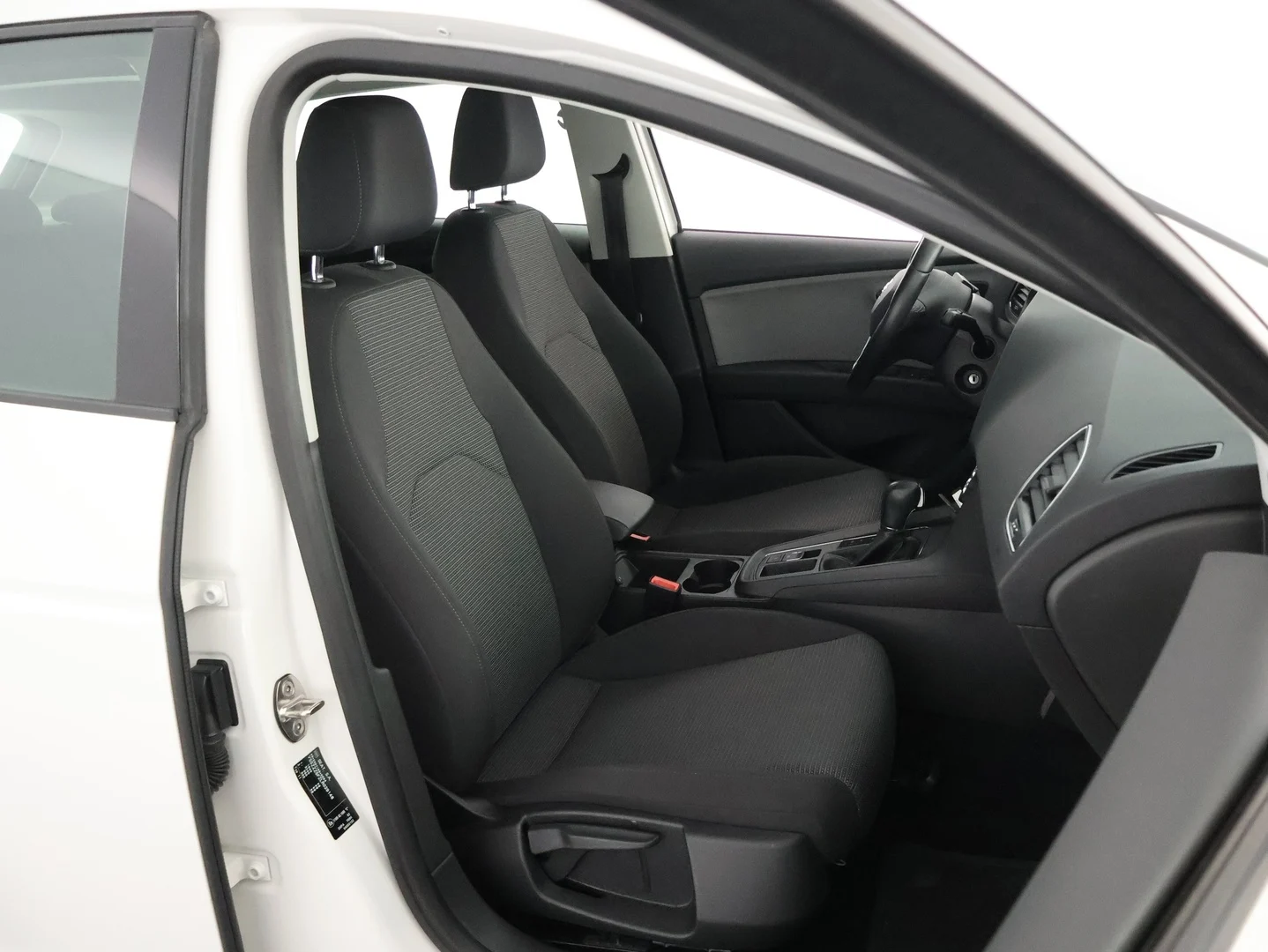 Car Image - 2dtW2we8bRy4avFL33iS6O
