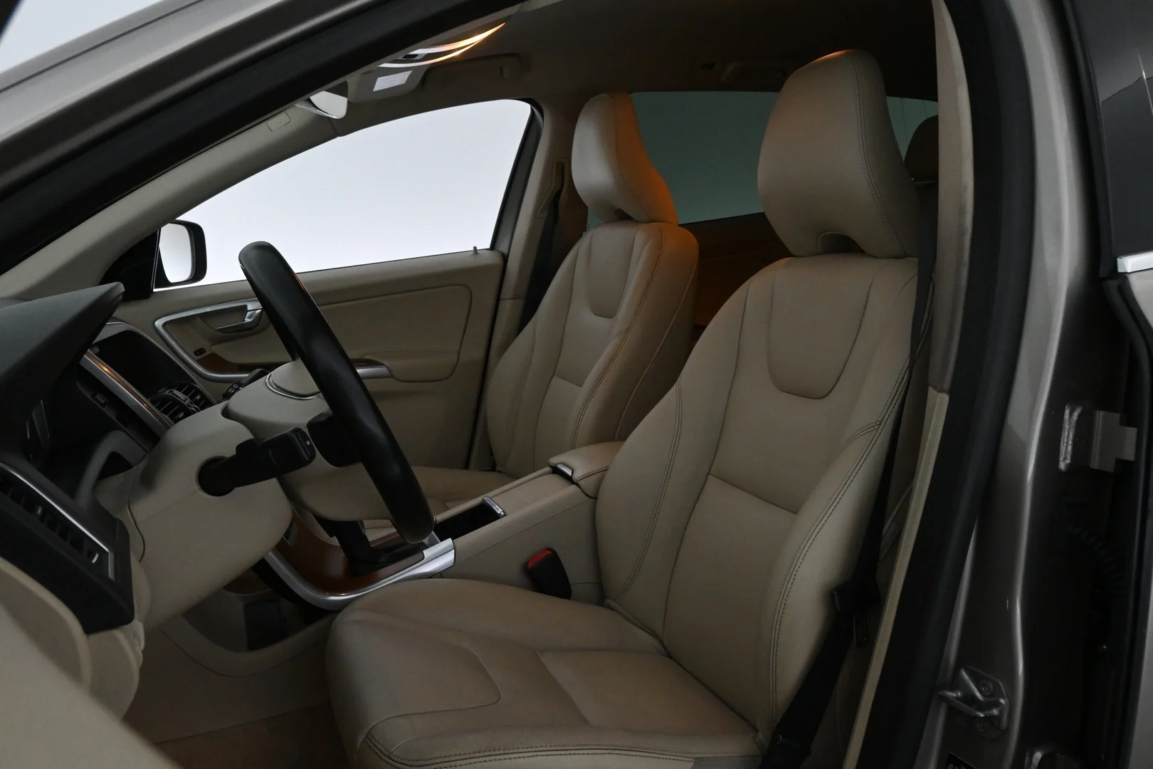 Car Image - 2UiCqE0kZ7ZsjQbEPscVQc