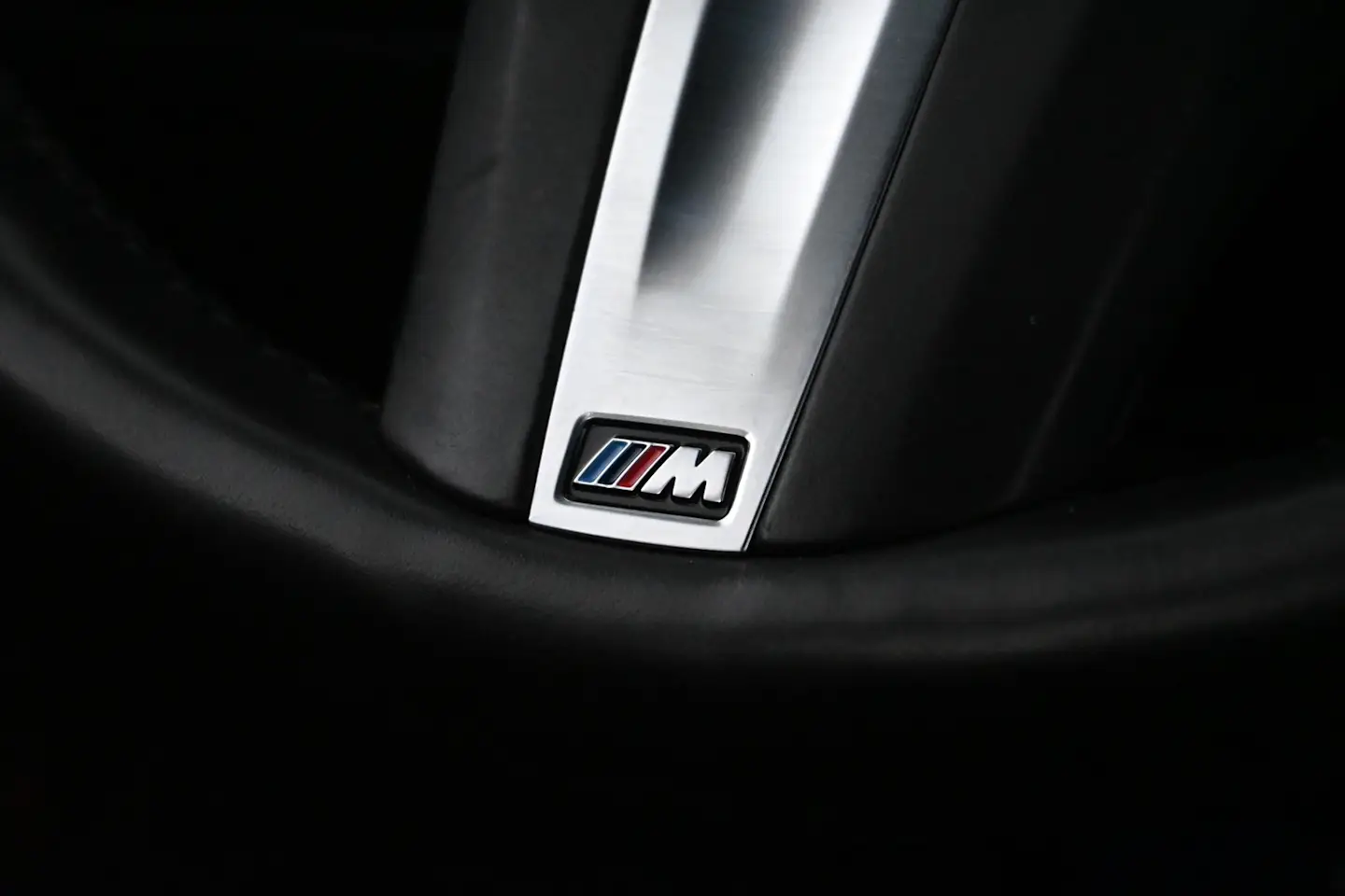 Car Image - 7b3zn3E0RXItEONkwFPrjv