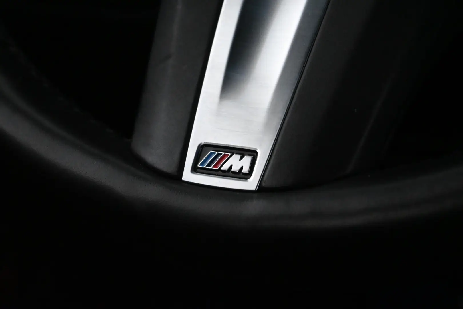 Car Image - 7b3zn3E0RXItEONkwFPrjv
