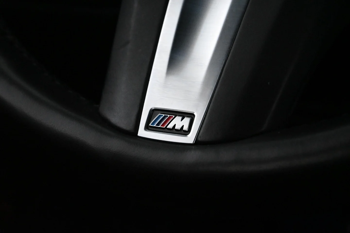 Car Image - 7b3zn3E0RXItEONkwFPrjv
