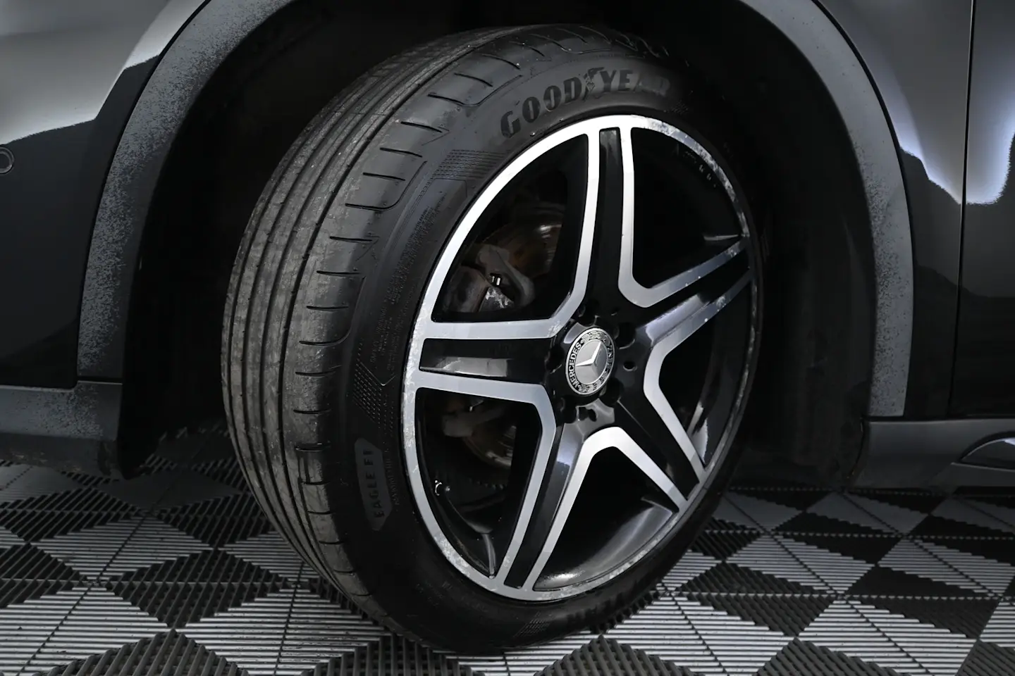 Car Image - 2uBU0KIcKFXFwSIt7KT4S6