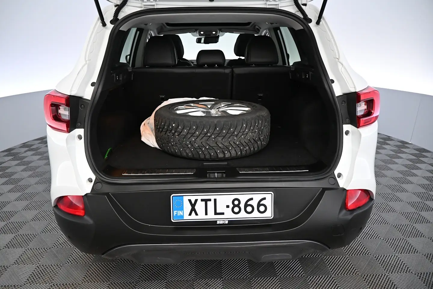 Car Image - 4XqsWYeUMPzzaAD6Cr1piC