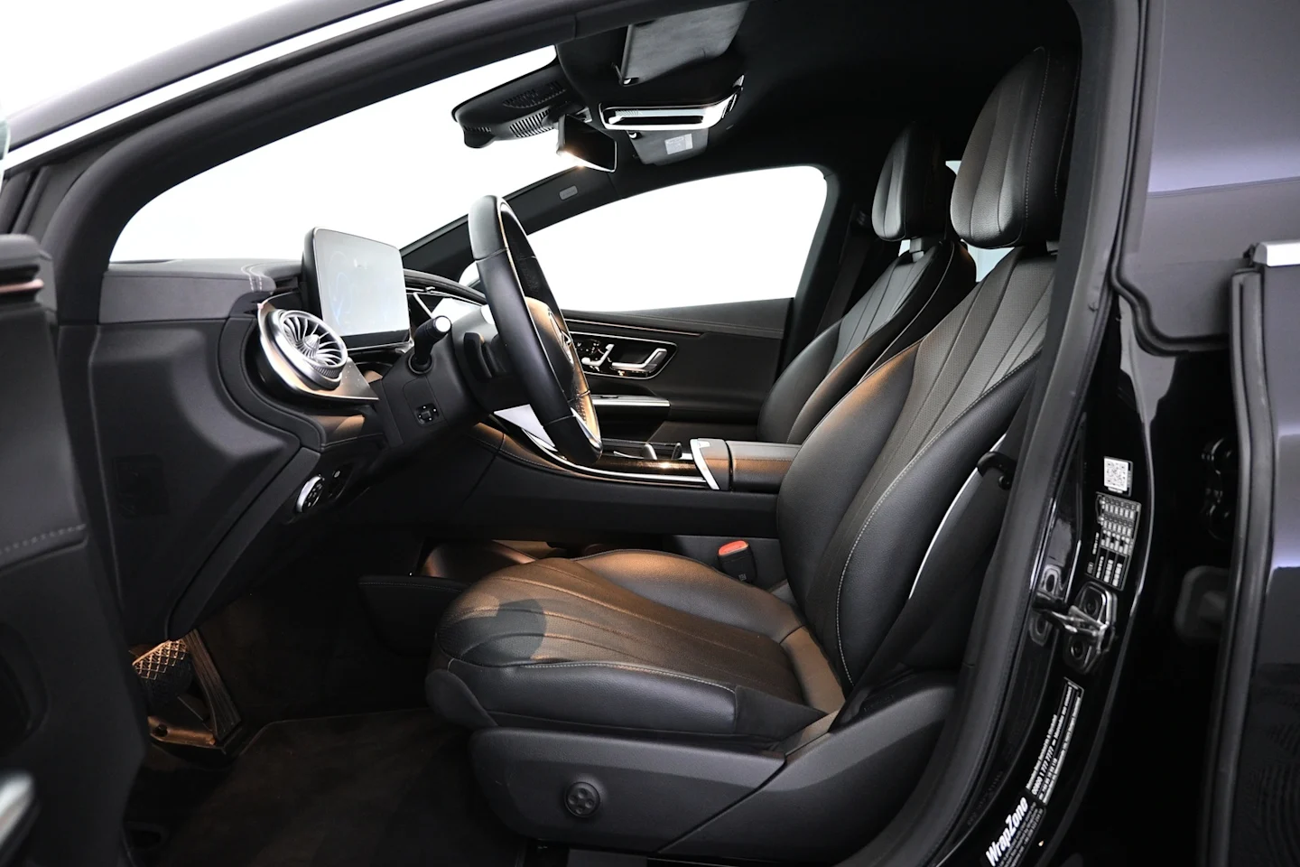 Car Image - 2U7ScRCSQmsp7F7KSw8smv