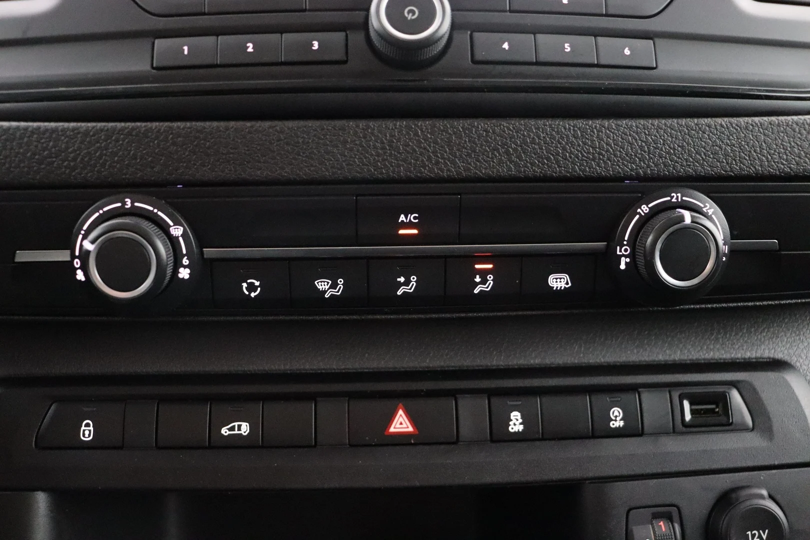 Car Image - 5U22fuOinJJvJ3gYC2J7kK