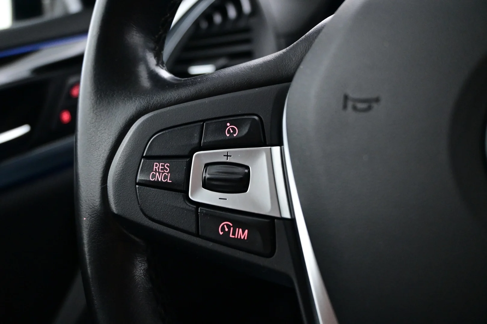 Car Image - 6bsvZTV2pWgCa3q6Hj4xsx