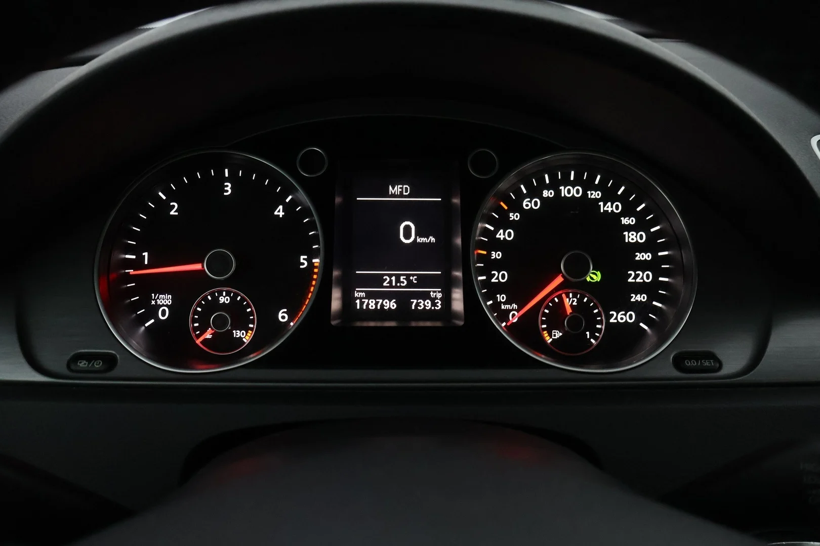 Car Image - 2wQM8zPH1M8Nhjryg4pIwE