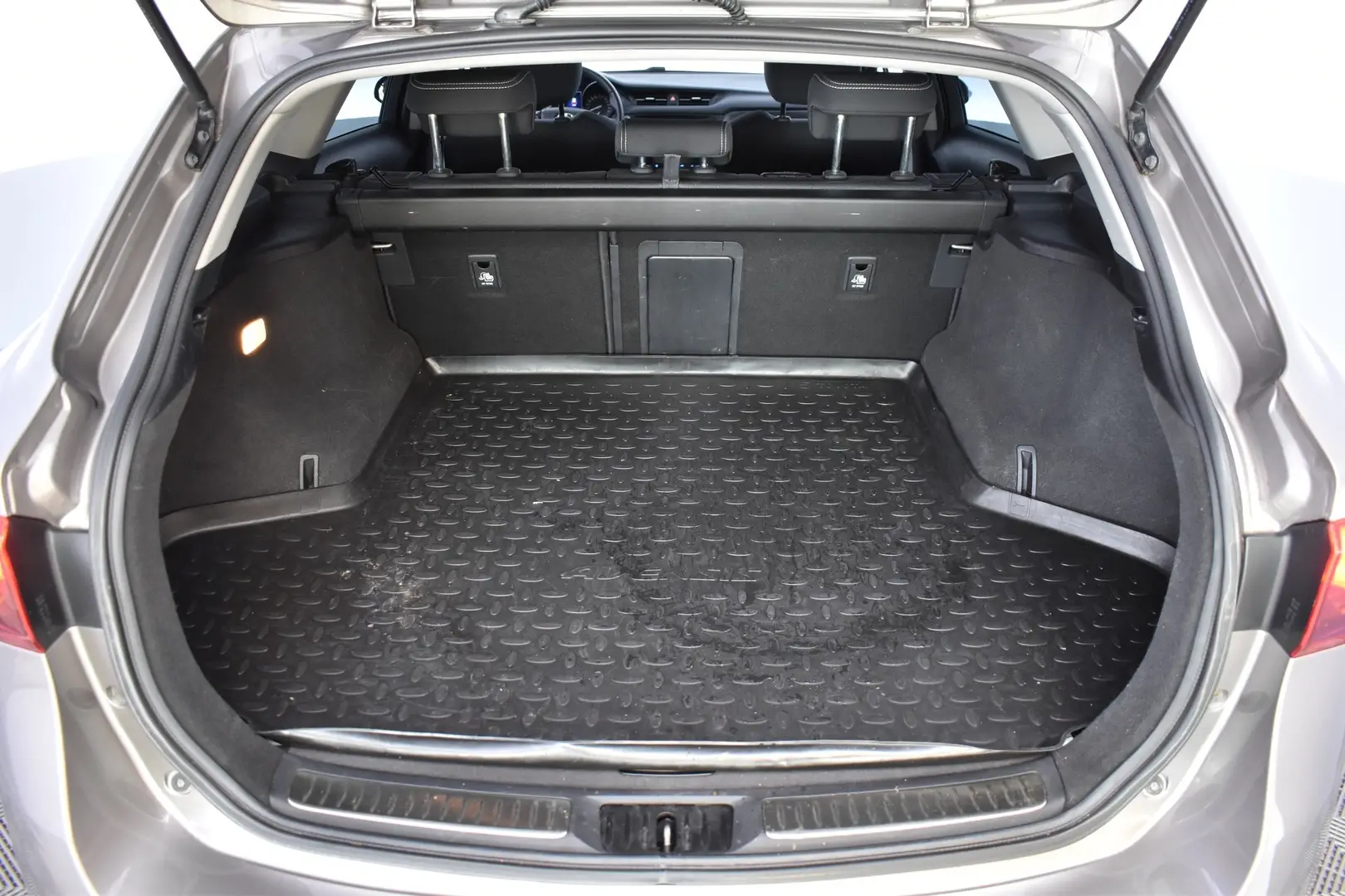 Car Image - 6CrCPQNx2OB5SduDKEqmOu