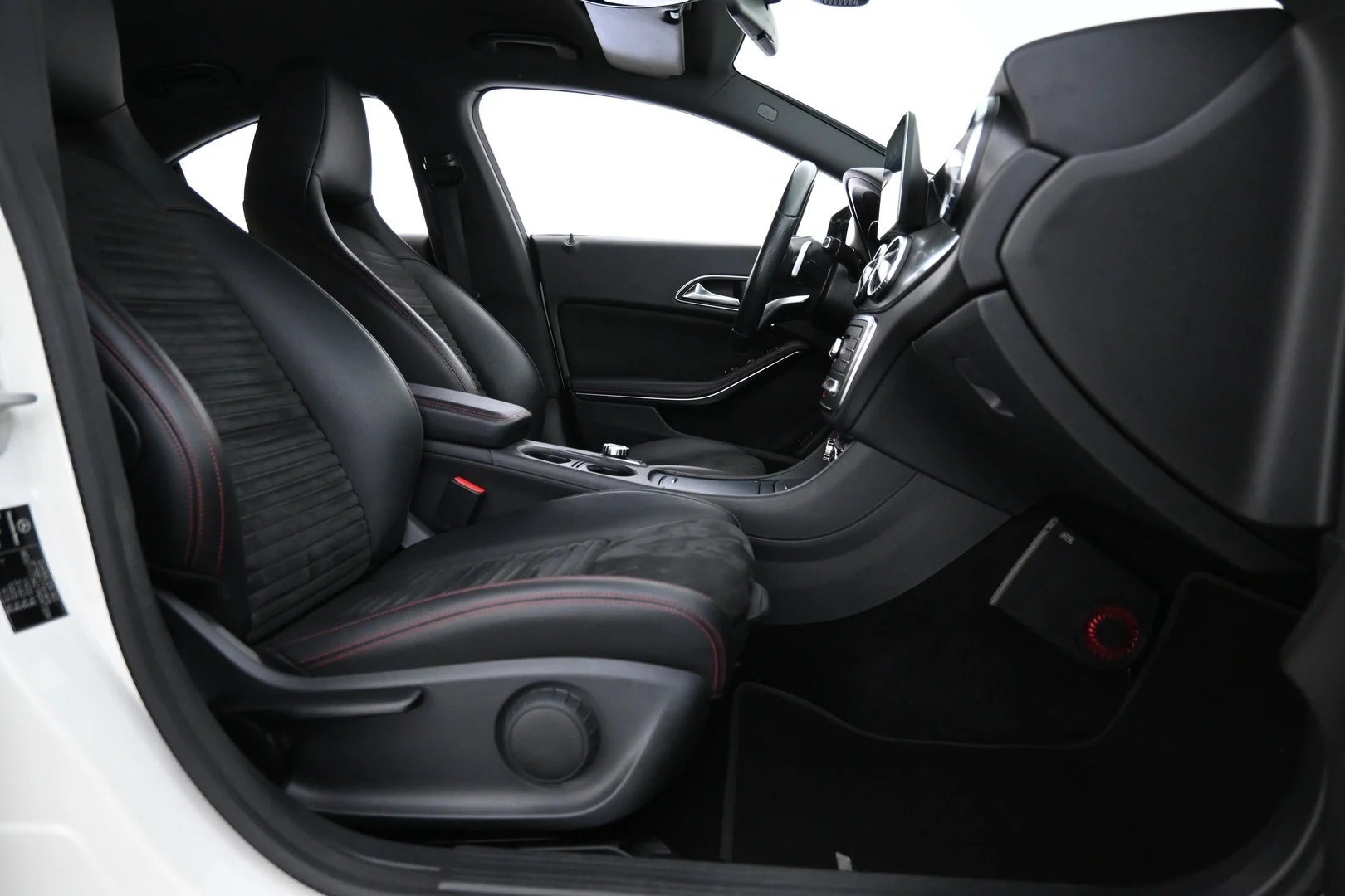 Car Image - 2nMxJGv8h69omlLCzQnvKA