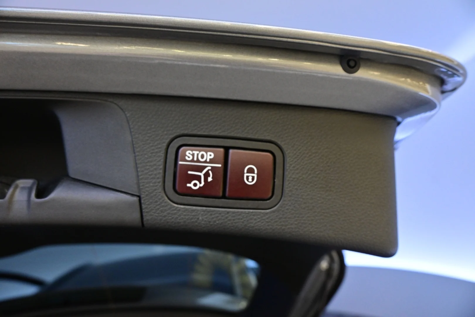 Car Image - 3Q1cmYW1wquo21rty4CEox