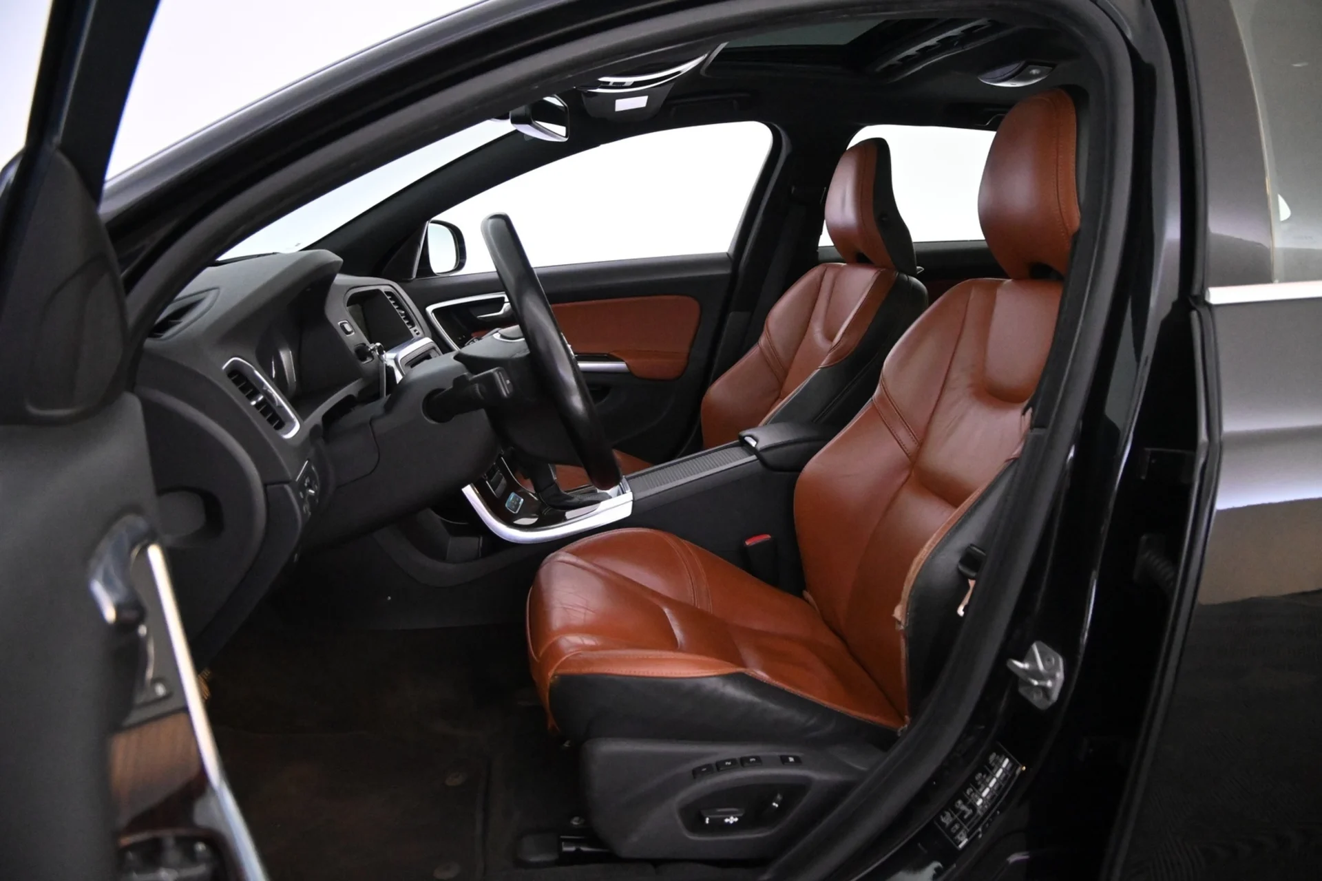 Car Image - 7uHthGtySFWjzgeGJTLOfK