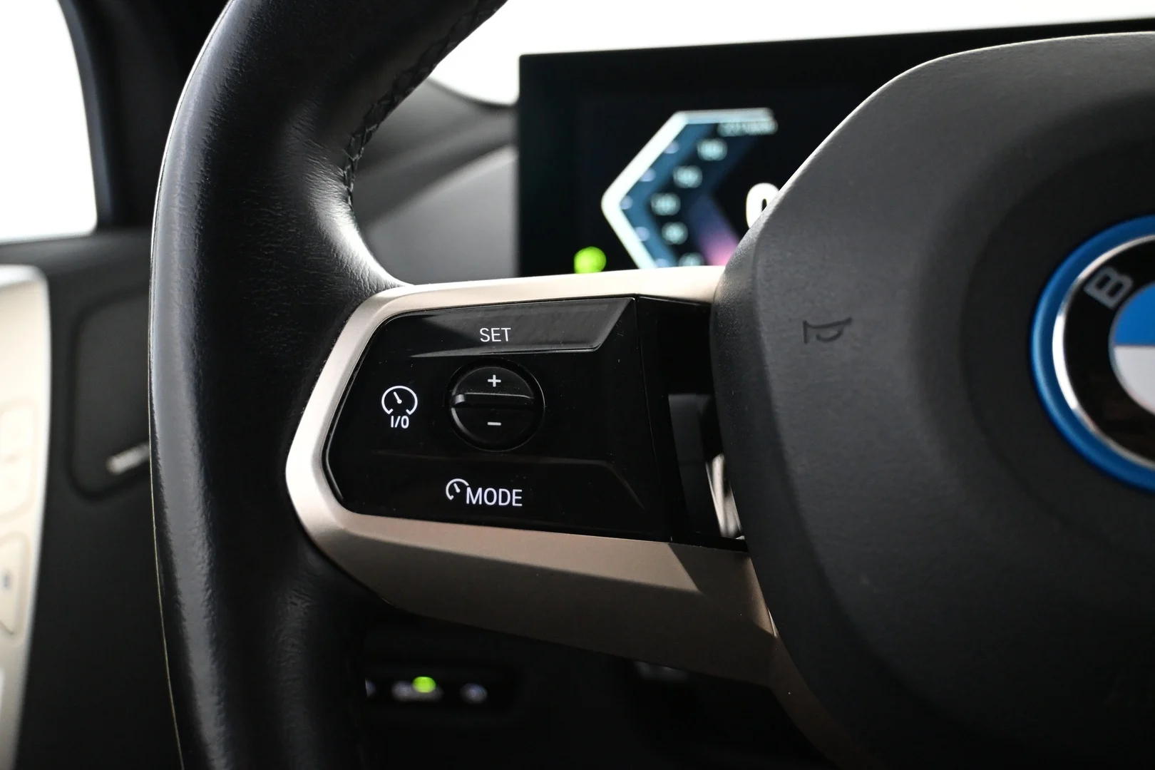 Car Image - 6ZCrjErnJlzNm04D0xDl8f