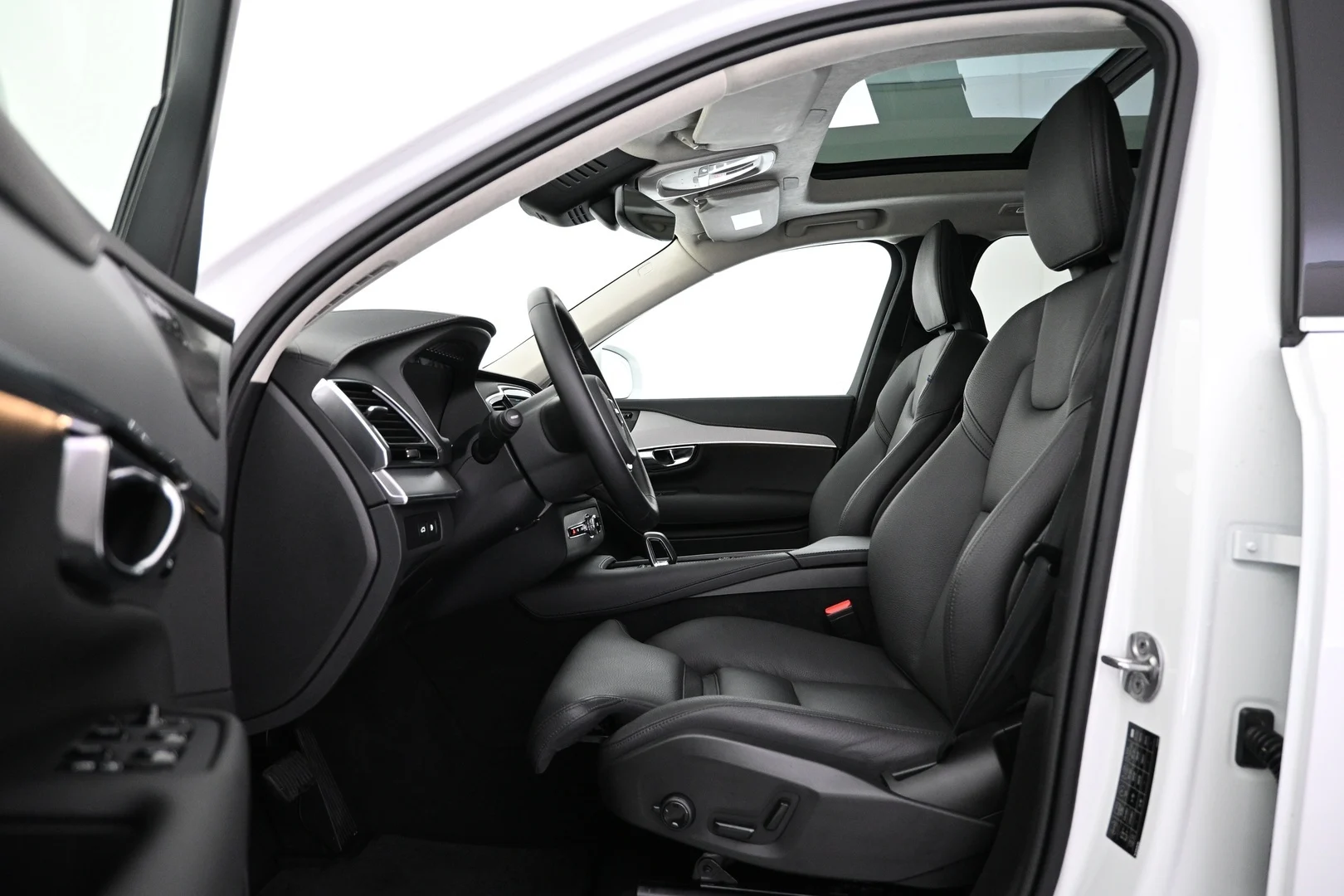 Car Image - 5LqwdIcnE2ESi2p8T2kZKU
