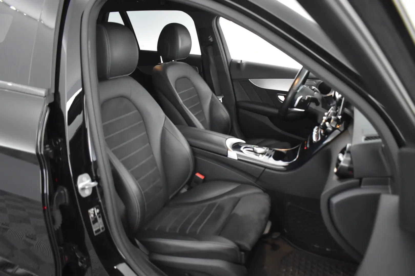 Car Image - 31XrpkA2Ivm7eD9bXFJ07c