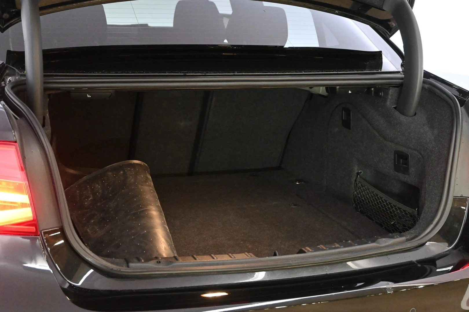 Car Image - 1Hh4QJrGmNWHUKO8SHXXWT