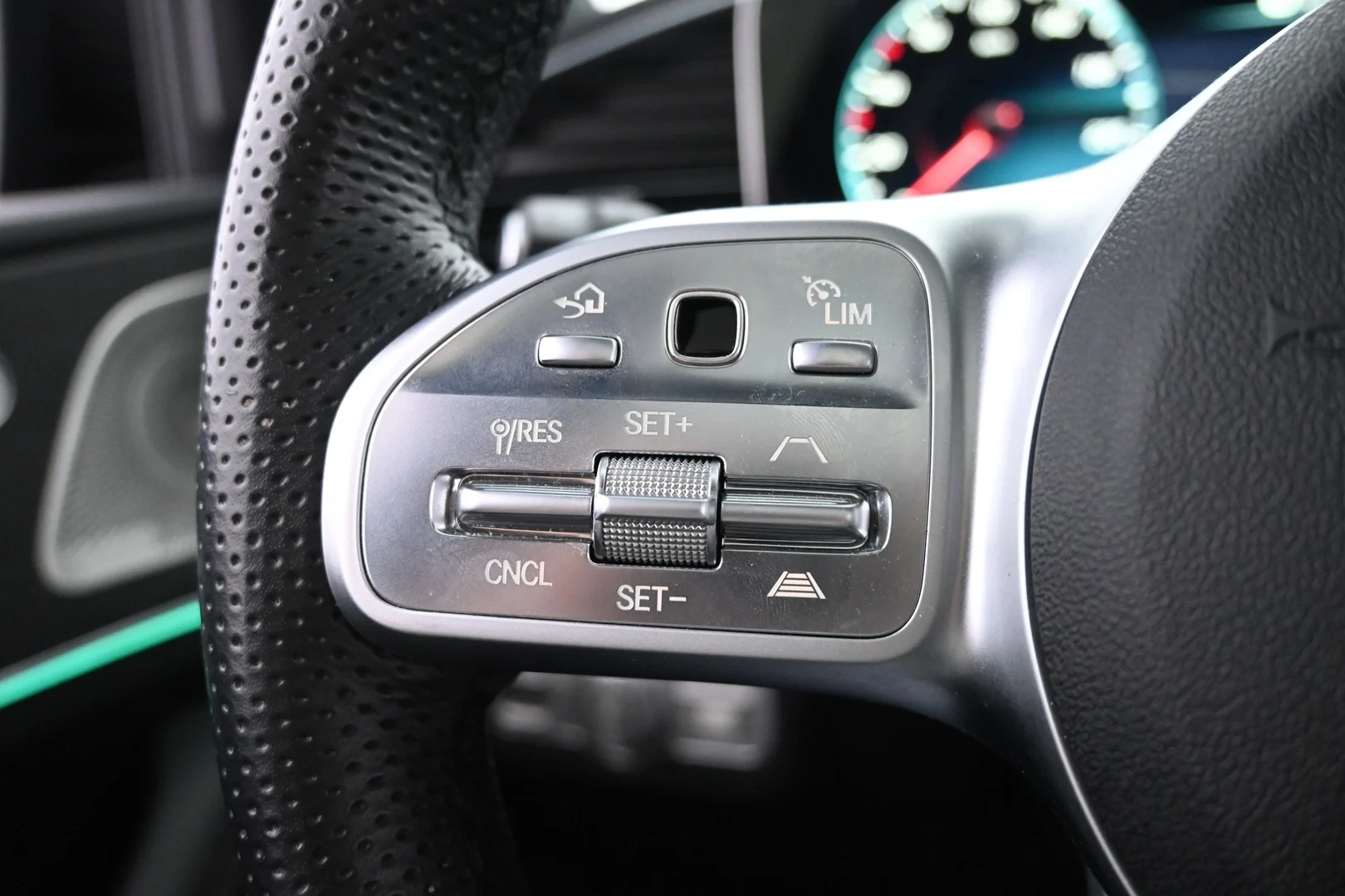Car Image - 2M3QjsYRdrUYb09t2M7Qha