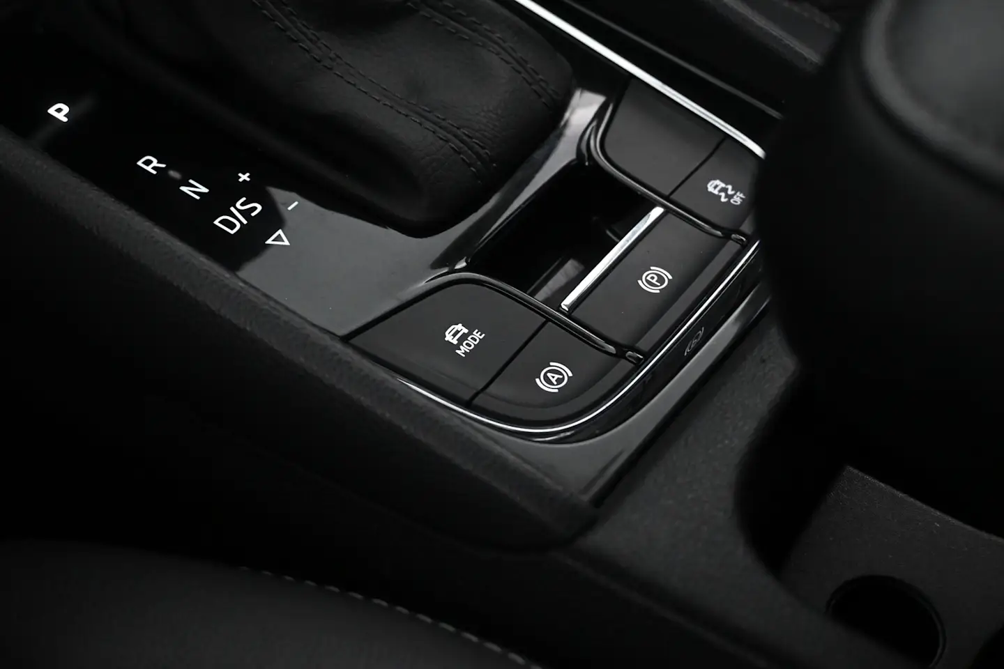 Car Image - 52NKPgV4TbrUrobxTlyZL1