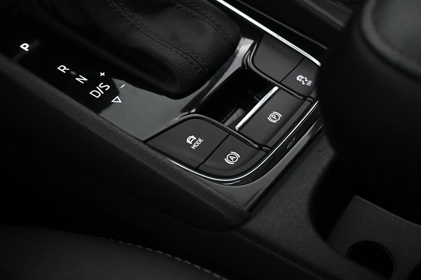Car Image - 52NKPgV4TbrUrobxTlyZL1