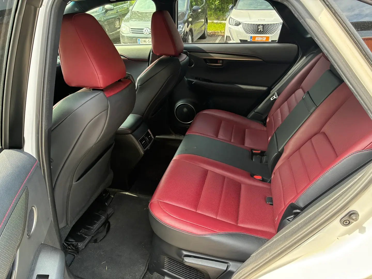 Car Image - 4LVoOO7z6TrHghOxTkTPs